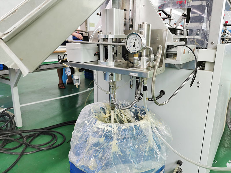 水胶喷胶机/乳白胶喷胶系统/冷胶供胶机-东莞长久热熔胶喷涂机械有限